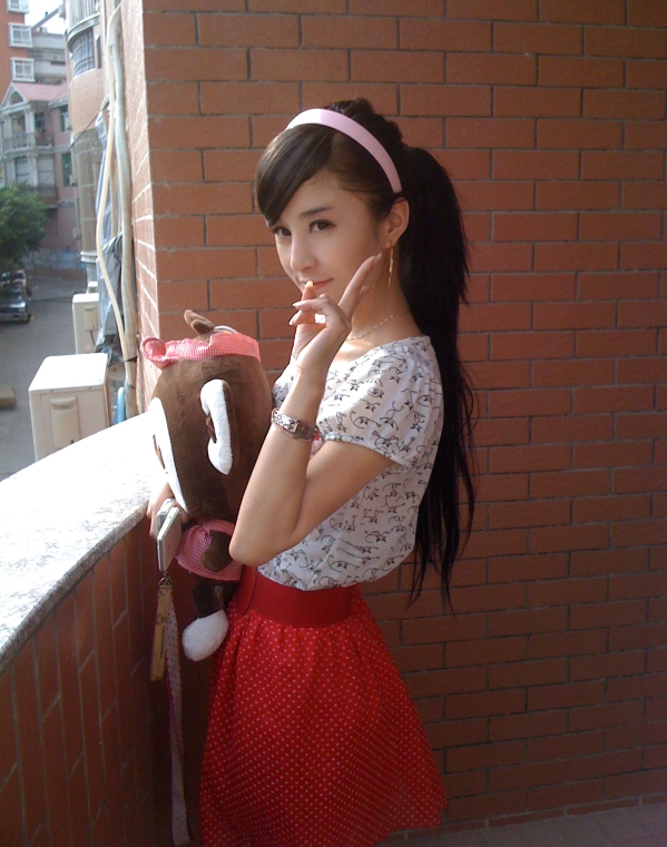 请楼主看美女!{:soso_e128:}