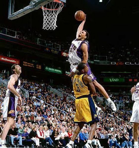 nba惨绝人寰的骑扣画面