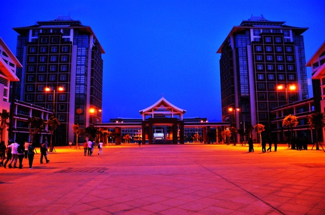 云南民族大学雨花校区