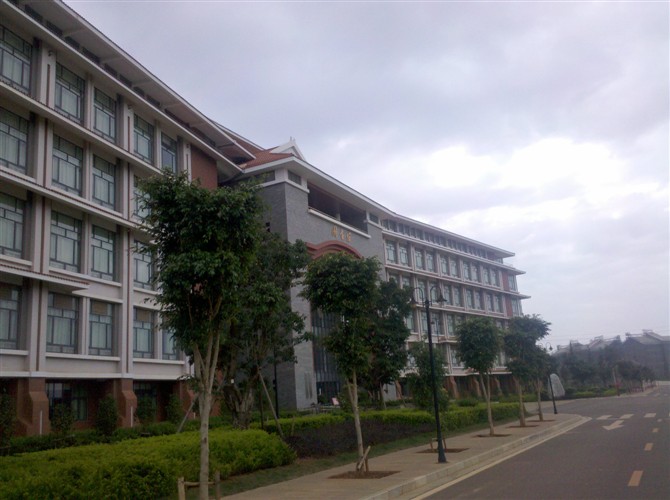 云南民族大学呈贡雨花校区