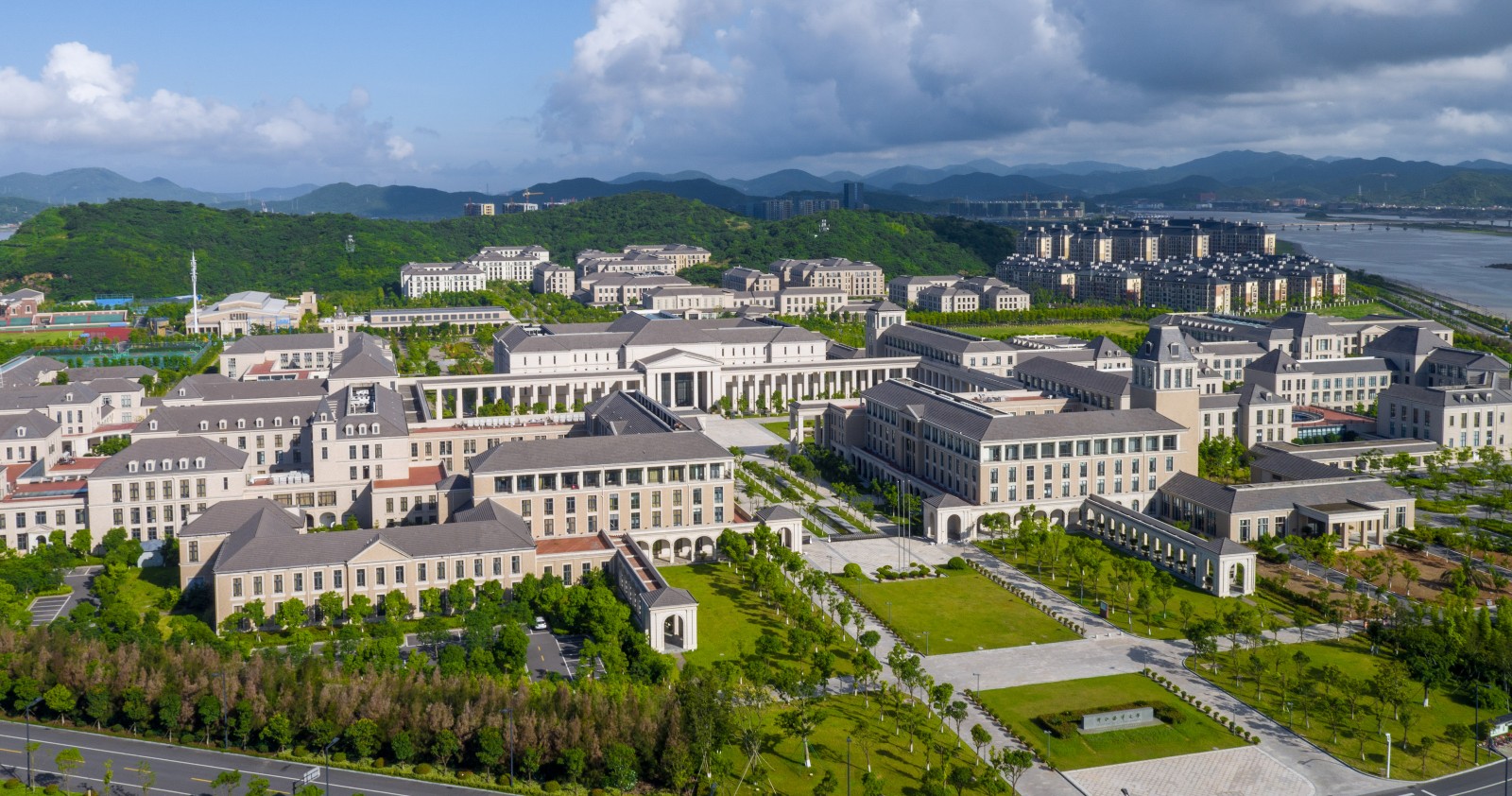 浙江海洋大学东大门图片